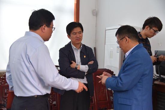 區(qū)委組織部領(lǐng)導(dǎo)指導(dǎo)集團黨建工作72