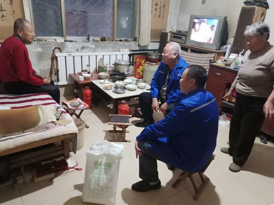 魯中水泥黨支部走訪幫扶困難群眾39