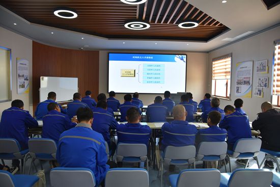 集團(tuán)基層管理干部十一月份課程圓滿完成45