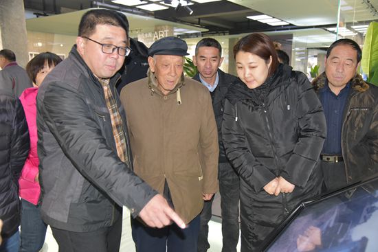 南韓村黨員走進(jìn)重山集團(tuán)開展 “不忘初心 牢記使命”主題黨日活動(dòng)36