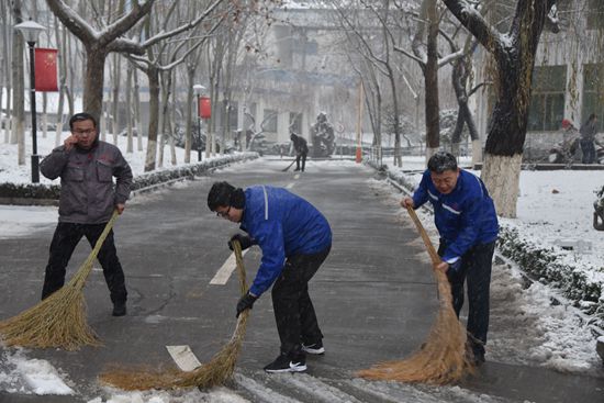 大修進(jìn)行時(shí)，這里有一群可愛(ài)的重山人......41