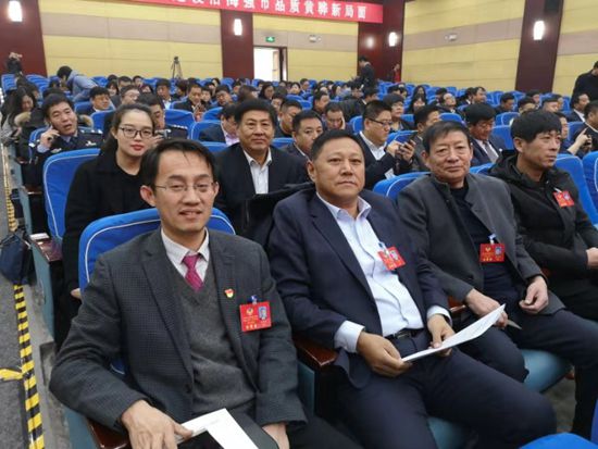 黃驊三陽總經(jīng)理參加市政協(xié)會議56