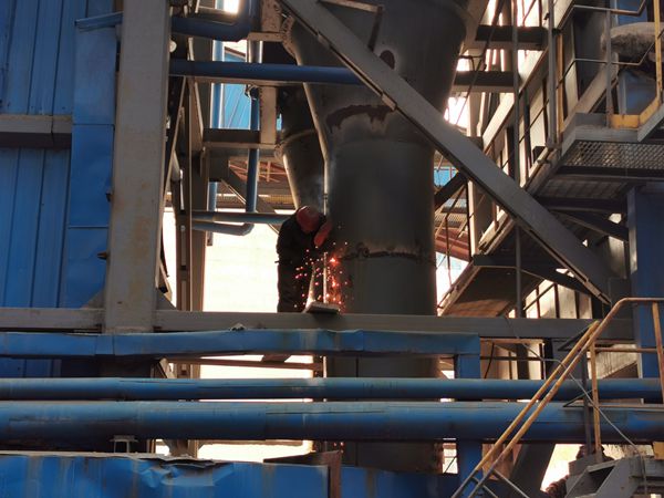 重山春已到 奮斗正當(dāng)時(shí)21