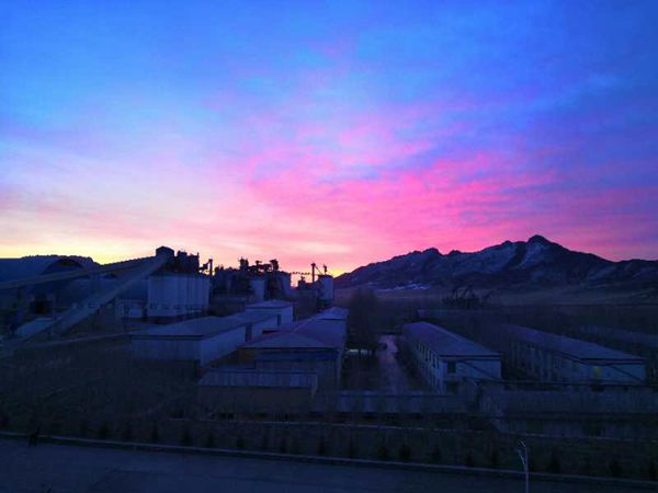 重山春已到 奮斗正當(dāng)時(shí)21