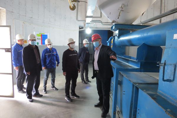 山東科達到黃驊三陽(yáng)考察交流46