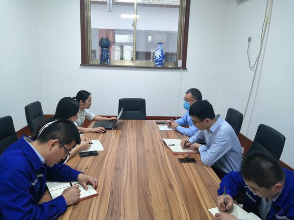 財務(wù)中心召開(kāi)信息化建設推進(jìn)會(huì )72