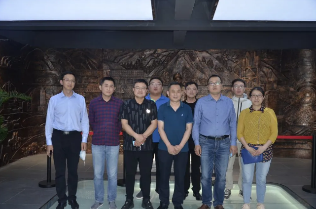 濟南大東環(huán)高速項目到魯中水泥參觀(guān)考察80