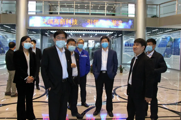 市政協(xié)主席叢錫鋼到重山集團調研16