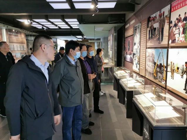 嶺子鎮友好單位參觀(guān)重山文化館74