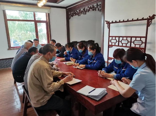 集團辦公室召開(kāi)工作會(huì )議27