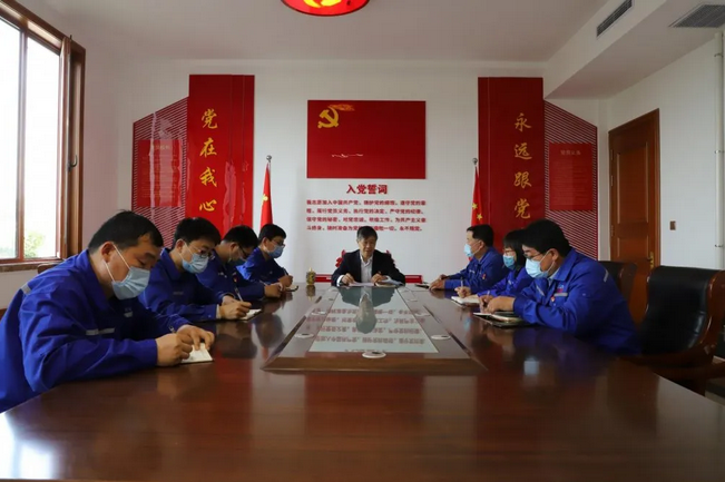 堅守初心 踐行良知——重山光電黨支部召開(kāi)黨員大會(huì )34