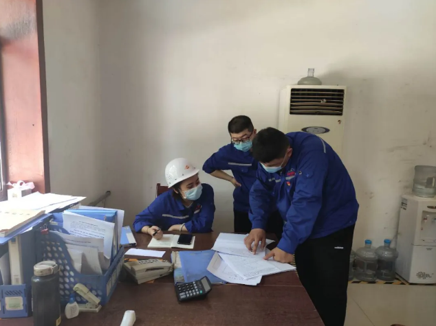 魯中水泥開(kāi)展聯(lián)合大檢查14