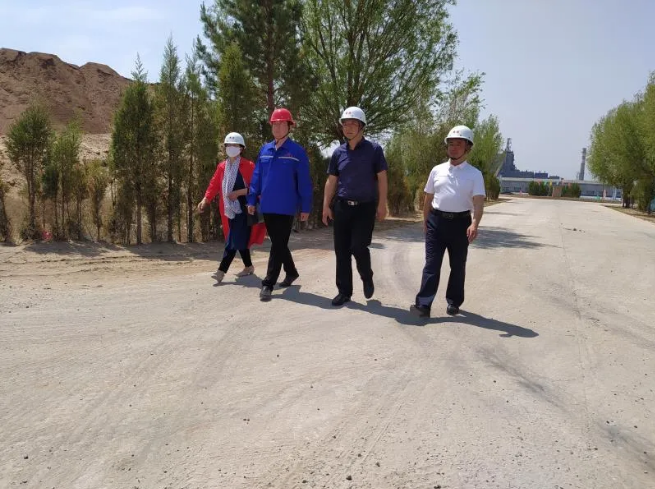 巴林左旗政務(wù)服務(wù)局到鵬峰化工參觀(guān)考察9