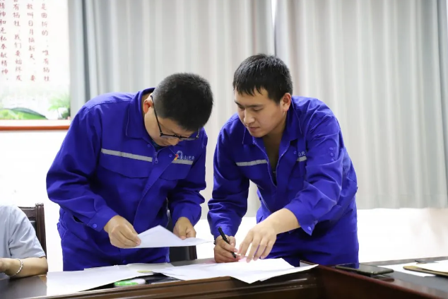 重山光電黨支部召開(kāi)入黨積極分子推選會(huì )議14