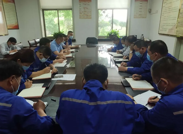 魯中水泥召開(kāi)部門(mén)聯(lián)席會(huì )議52