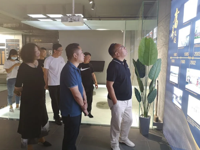 濟南泉鑫建材、東營(yíng)恒泰市政到集團參觀(guān)考察96