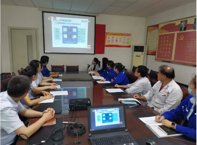 集團組織收看省工業(yè)互聯(lián)網(wǎng)專(zhuān)題報告會(huì )75