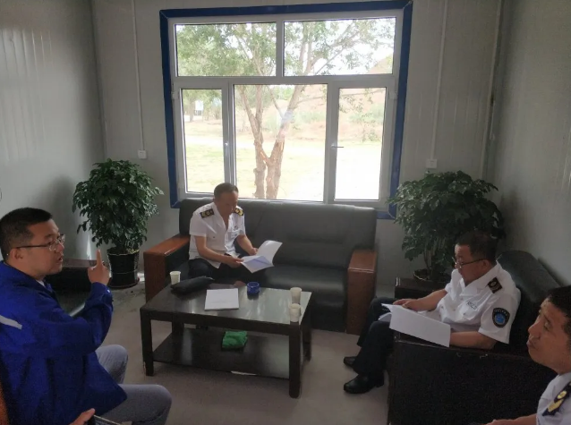 旗衛計監督執法局到鵬峰化工指導檢查30