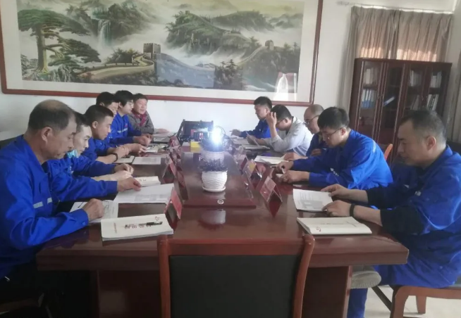 魯蒙水泥召開(kāi)月度經(jīng)營(yíng)分析會(huì )88