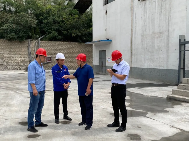 集團召開(kāi)重點(diǎn)工作推進(jìn)會(huì )78