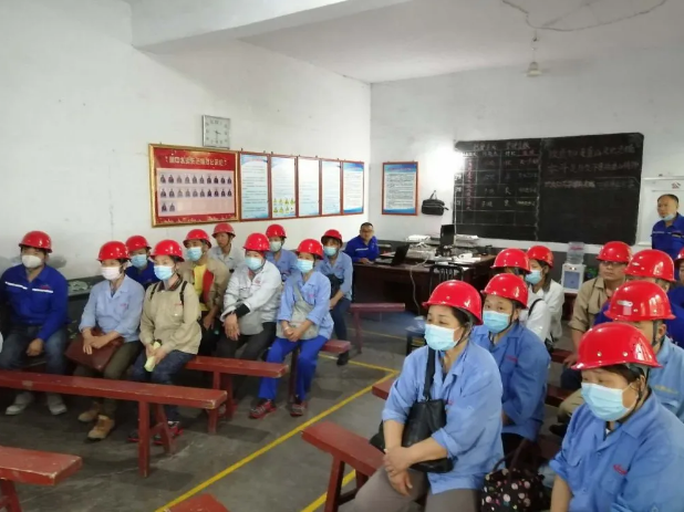 魯中水泥粉磨車(chē)間開(kāi)展安全教育培訓18