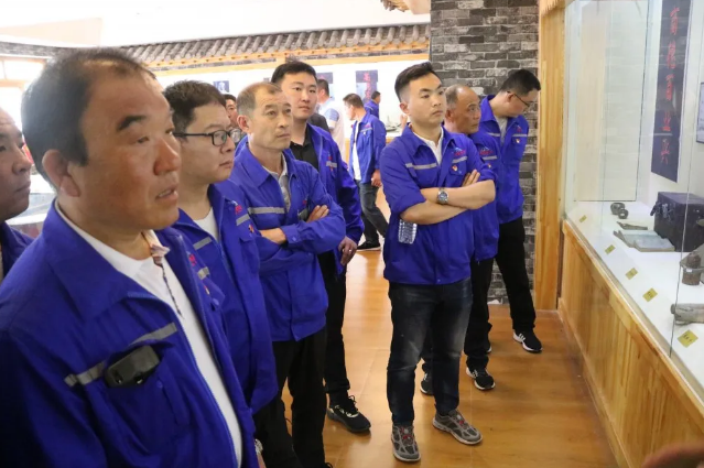 魯蒙水泥黨支部開(kāi)展 “重走總書(shū)記路線(xiàn) 重溫總書(shū)記指示”主題黨日活動(dòng)2