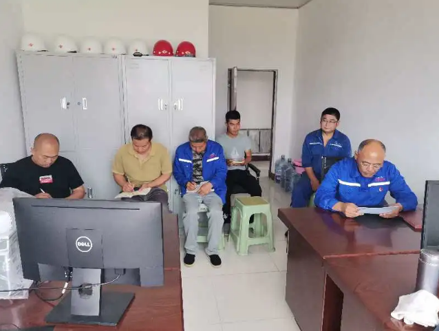 螢澤礦業(yè)組織集體學(xué)習會(huì )議10