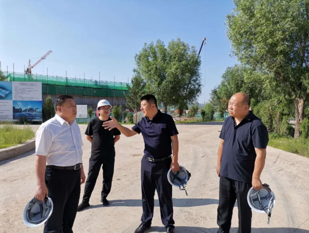 赤峰市領(lǐng)導到鵬峰化工調研指導工作37