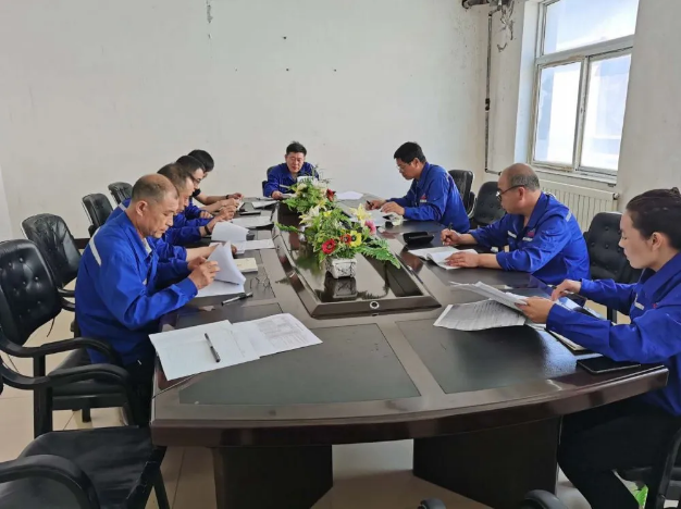 魯蒙水泥召開(kāi)月度經(jīng)營(yíng)分析會(huì )96