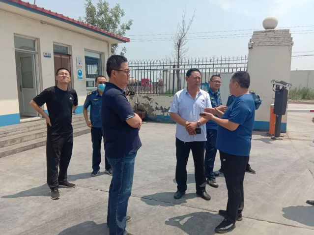 河北省車(chē)輛源頭治超督察組到黃驊三陽(yáng)檢查指導2