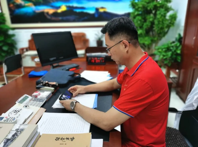 集團黨員收看區委書(shū)記李新勝講黨史上黨課94