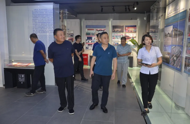 魯中水泥客戶(hù)到集團參觀(guān)考察62