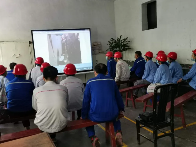 粉磨車(chē)間組織現場(chǎng)管理落實(shí)會(huì )議99