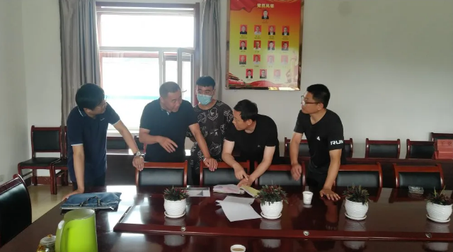 旗稅務(wù)局到魯蒙水泥檢查工作79