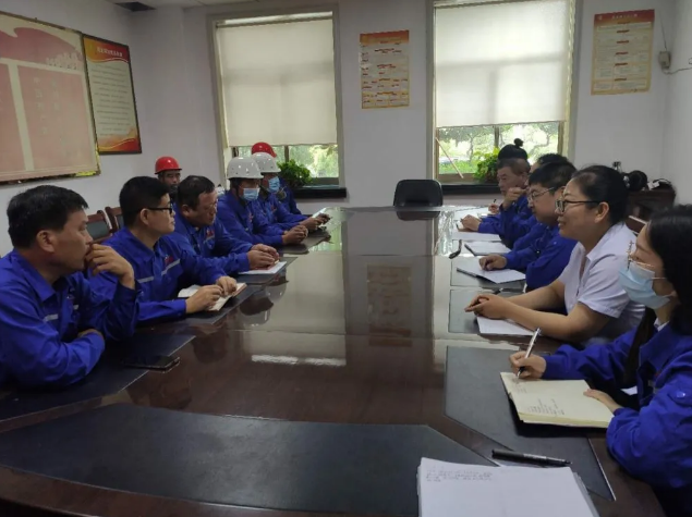 魯中水泥行管科室召開(kāi)勞保護品動(dòng)員會(huì )78