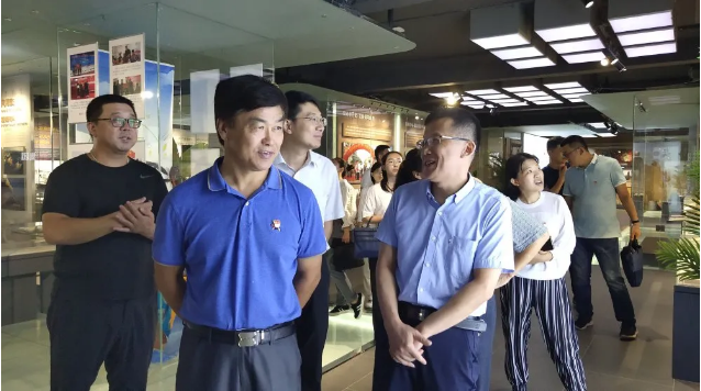 區委編辦黨支部到集團開(kāi)展主題黨日活動(dòng)56