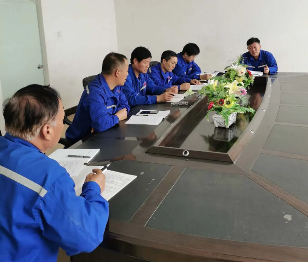 魯蒙公司召開(kāi)成本分析會(huì )議96