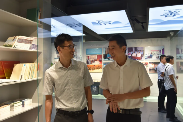 參觀(guān)交流拓思路 相互學(xué)習促提升49