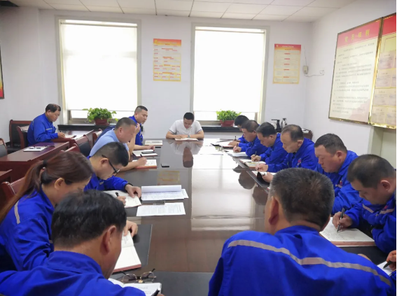 魯中水泥召開(kāi)部門(mén)聯(lián)席會(huì )議24