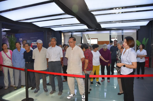 進(jìn)重山 看巨變 贏(yíng)未來(lái)14