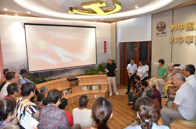 進(jìn)重山 看巨變 贏(yíng)未來(lái)14