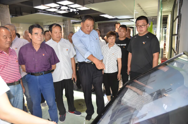 南韓村黨員走進(jìn)重山集團開(kāi)展主題黨日活動(dòng)99