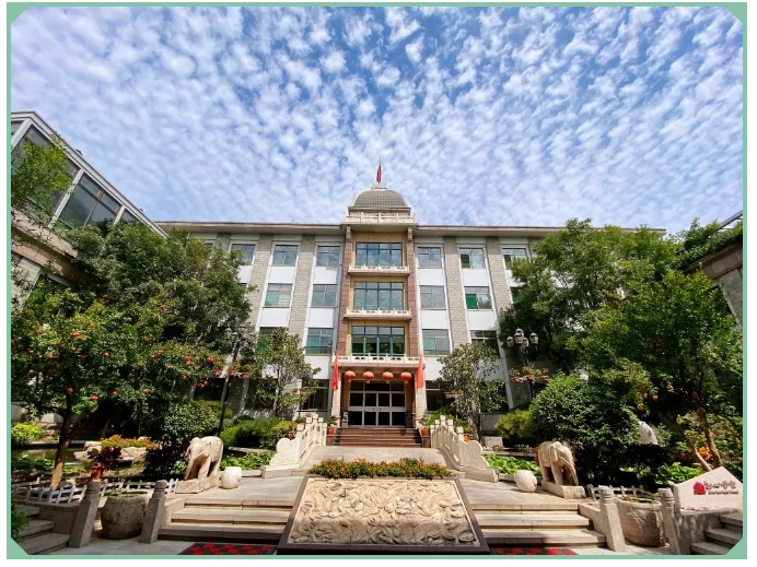 重山影像|藍天白云下的綠色重山8