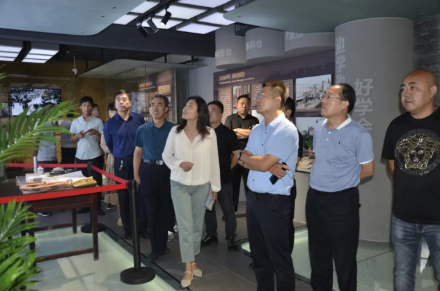 尋求合作 共謀發(fā)展——壽光市建筑業(yè)協(xié)會(huì )混凝土專(zhuān)委會(huì )到魯中水泥參觀(guān)考察100