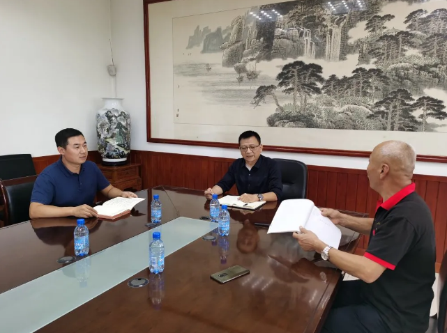 集團機關(guān)黨支部、重山光電黨支部召開(kāi)支委會(huì )28