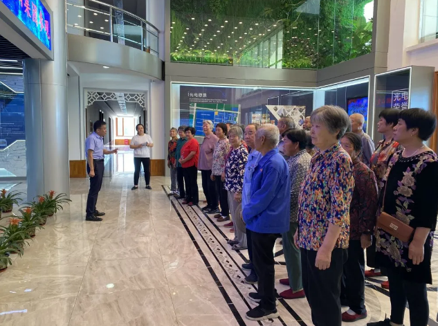 加強村企溝通 促進(jìn)和諧發(fā)展——南韓村民參加重山集團企業(yè)開(kāi)放日活動(dòng)95