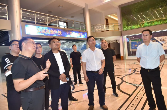 扎魯特旗到重山集團參觀(guān)考察33