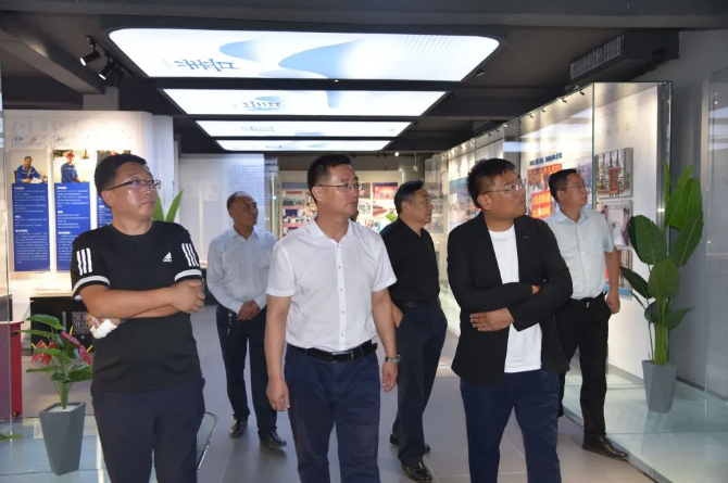 扎魯特旗到重山集團參觀(guān)考察33