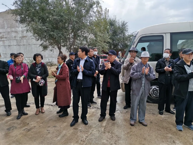 巴林左旗考察團到鵬峰化工參觀(guān)考察85