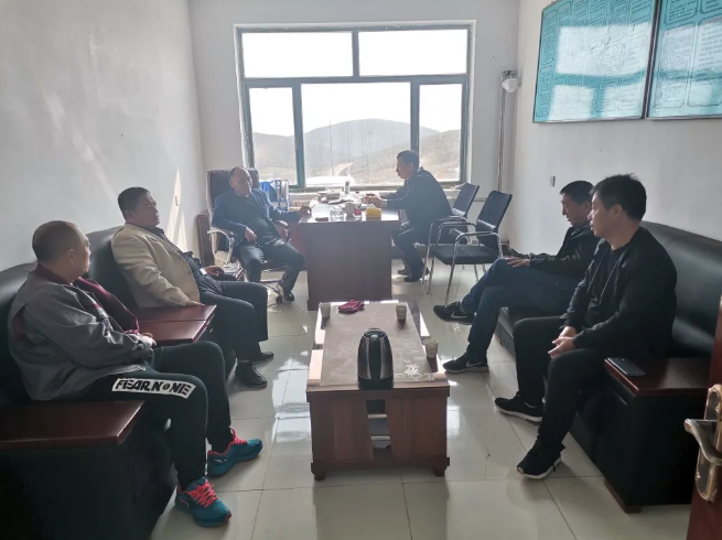 扎魯特旗應急管理局到螢澤礦業(yè)安全檢查77